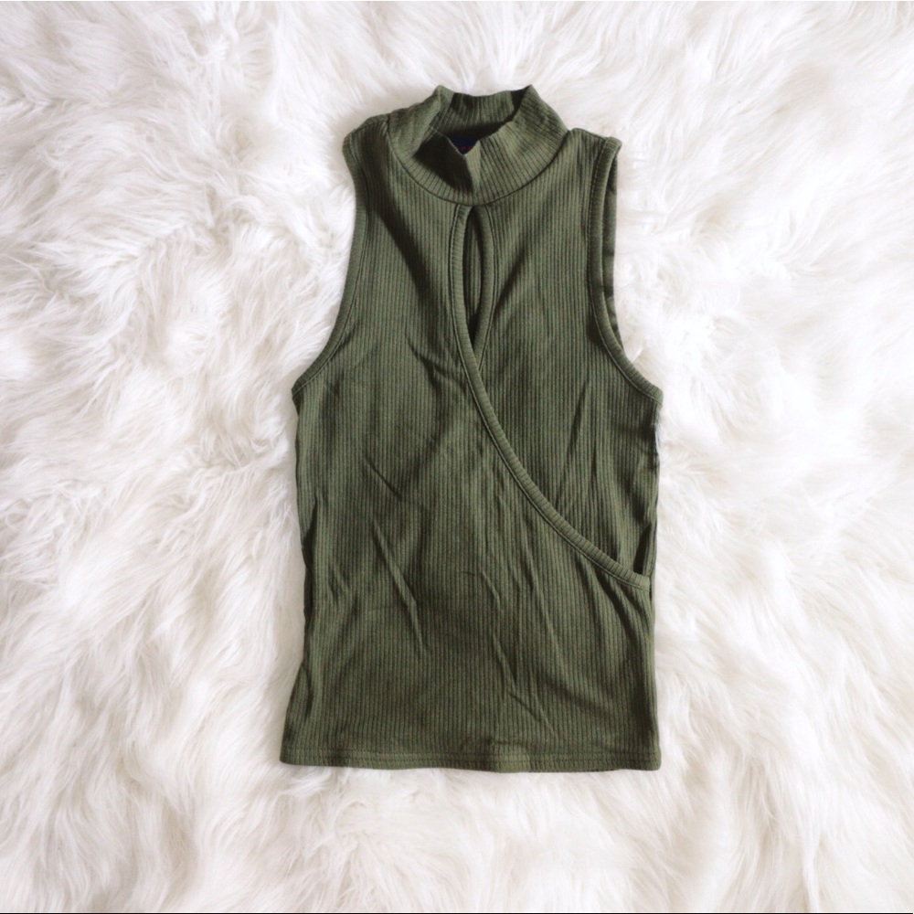 Aeropostale Olive green crop top size small
